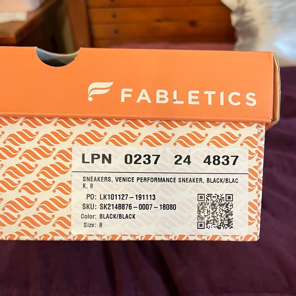 Fabletics Venice performance sneaker Size 8 - Picture 6 of 6